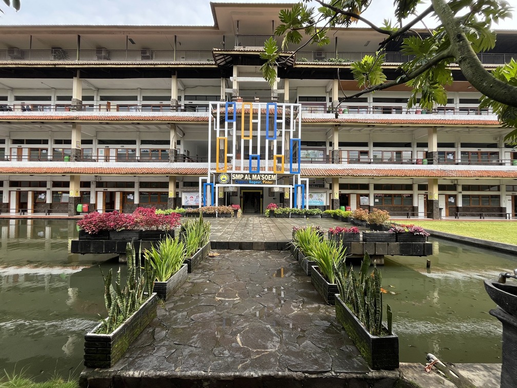 Membentuk Generasi Cageur, Bageur, Pinter di Pesantren Modern Bandung
