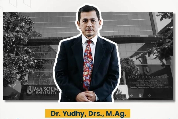 Berikut profil dosen berprestasi Al Masoem Dr Yudhy pakar Hukum Islam dengan riwayat pendidikan doktor serta pengalaman manajerial strategis