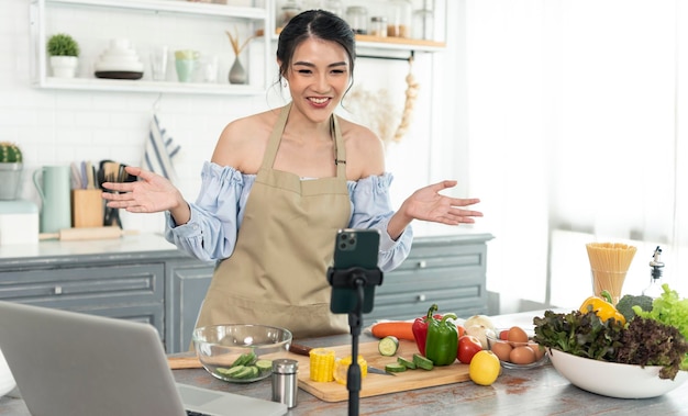 Dari Zero ke Hero: Strategi Food Blogger Pemula untuk Menjadi Terkenal