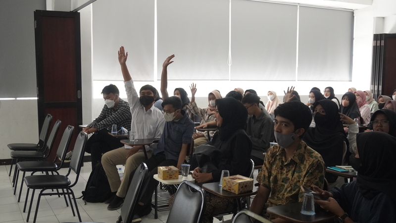 Bukan Sekedar Gedung, Tapi Rumah Kedua: Suasana Kampus Swasta Bandung yang Bikin Betah
