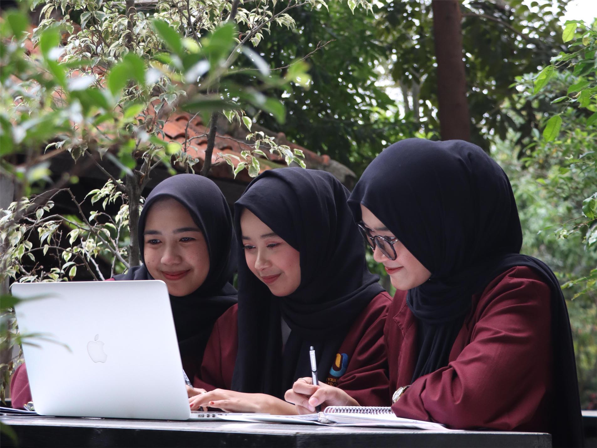 Biaya Pendidikan Kelas Reguler dan Non Reguler Per Semester Ditetapkan Sebesar 4,5 Juta untuk Komputerisasi Akuntansi D3 Serta Info Biaya Kuliah di Bandung