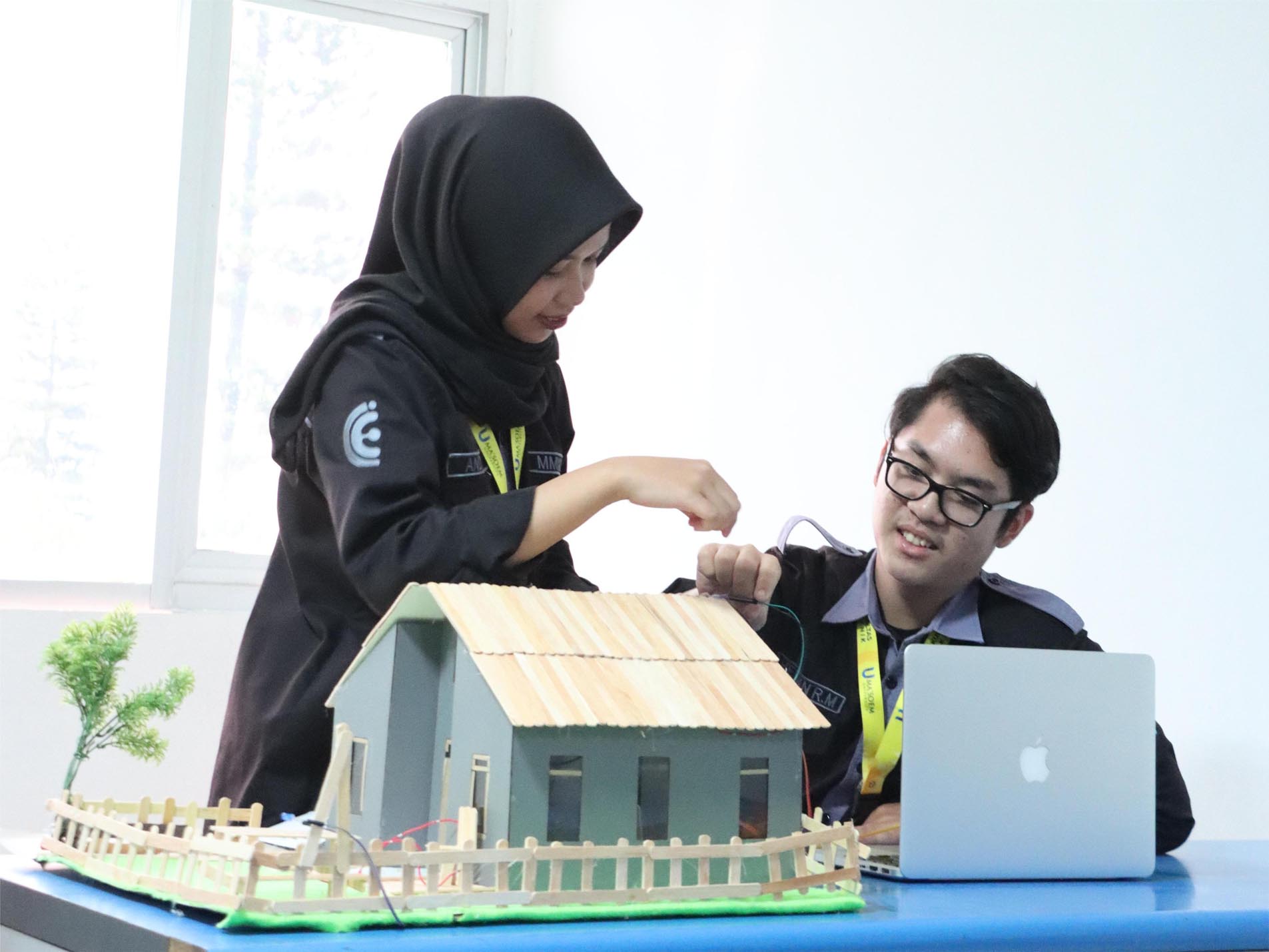 Jurusan Teknik Industri Ada di Universitas Mana Saja dan Bagaimana Cara Mencari Kampus Biaya Terjangkau?