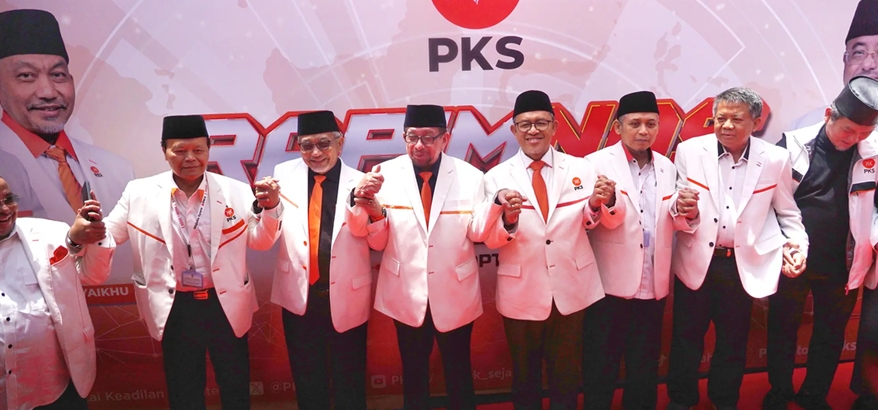 PKS dan Strategi Bertahan di Tengah Kompetisi Figur Populer